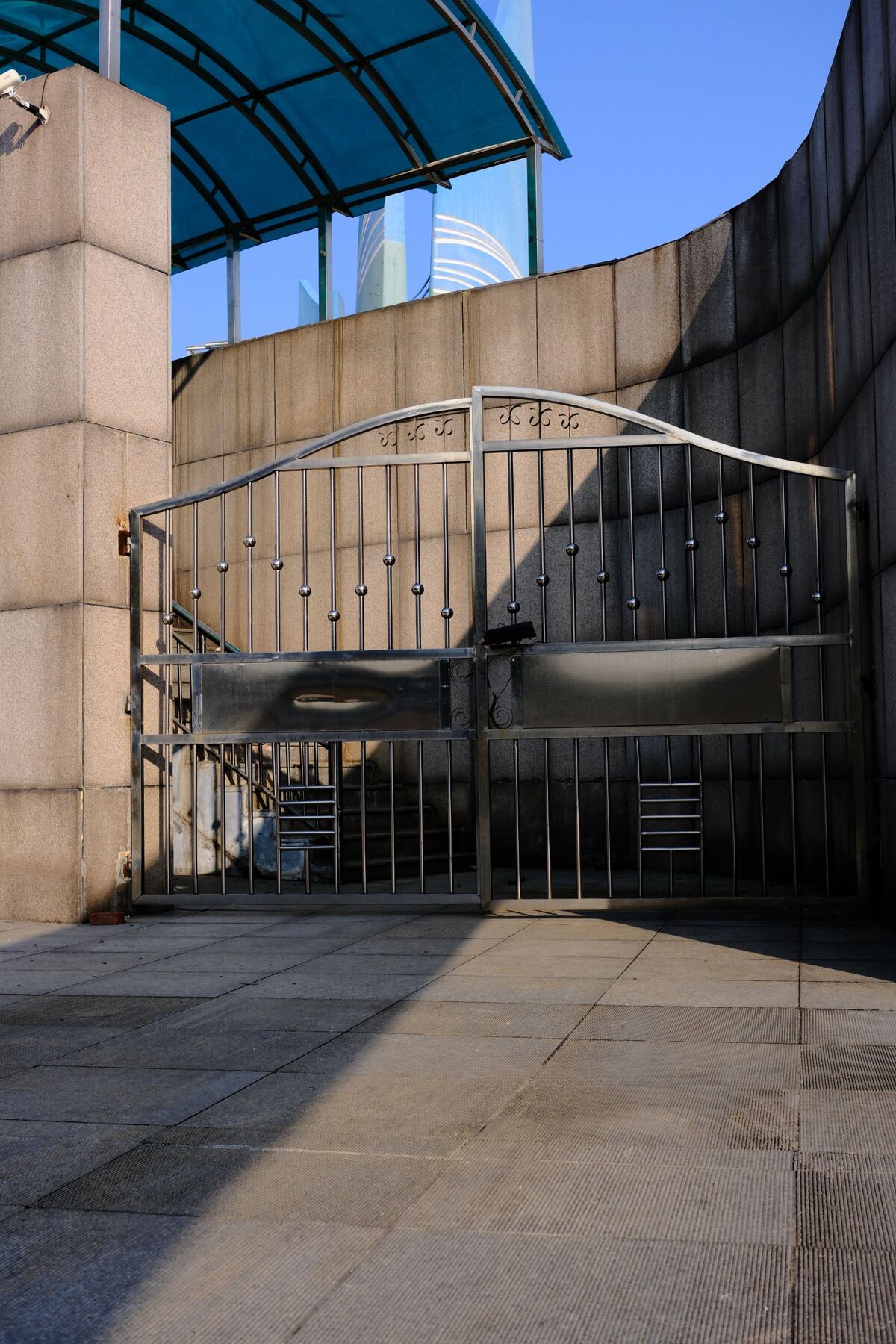 Stainless steel double gate